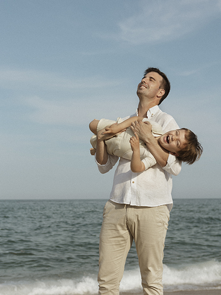 fotografía playa, infantil, familia, verano, embarazo, embarazada, sitges, barcelona