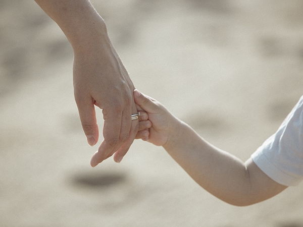 fotografía playa, infantil, familia, verano, embarazo, embarazada, sitges, barcelona