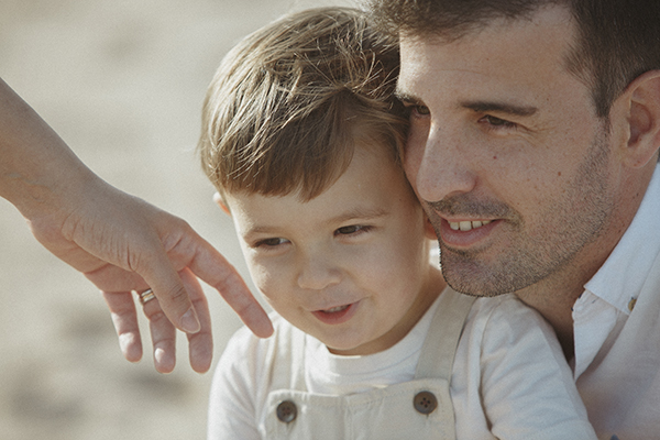 fotografía playa, infantil, familia, verano, embarazo, embarazada, sitges, barcelona
