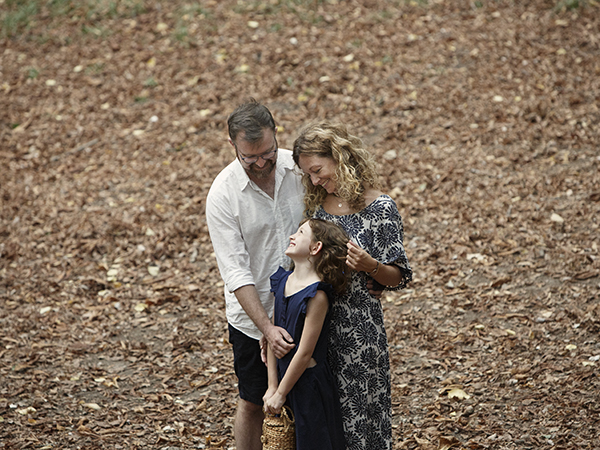 fotografía família en el bosque, laura espadale , fotografía exterior