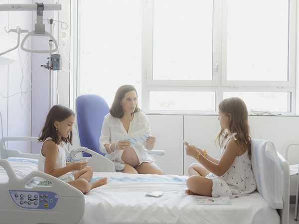 fotografía de embarazo en el hospital, barcelona, mataró, laura espadalé
