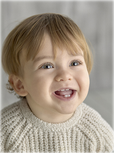 fotografía primer año, número uno, niños, 12 meses, estudio, laura espadalé, sonrisa bebé