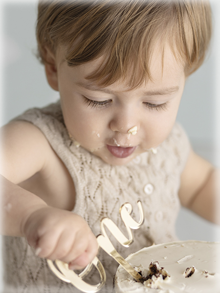 fotografía primer año pastel, niños, 12 meses, estudio, laura espadalé, sonrisa bebé
