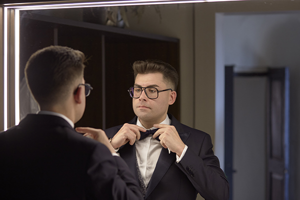 fotografía boda, laura espadale, fotografia barcelona, madre, preparativos, traje novio