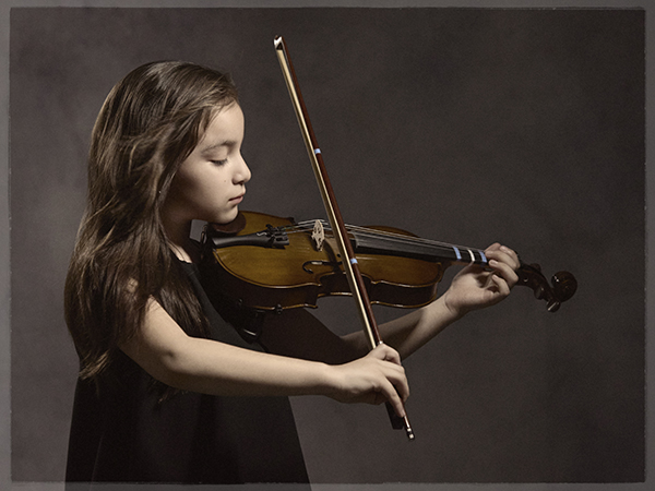 fotografía niña violin, laura espadale, fotografía infantil, barcelona, sant andreu