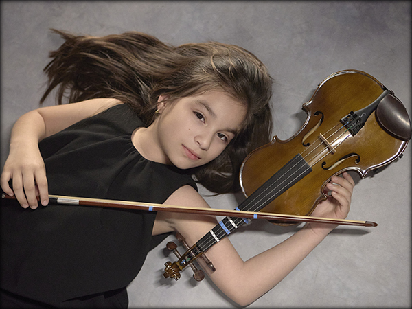 fotografía niña violin, laura espadale, fotografía infantil, barcelona, sant andreu