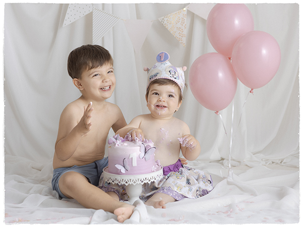 laura espadale, pastel, cumpleaños, barcelona, sant andreu, infantil, niños, fotografía hermanos