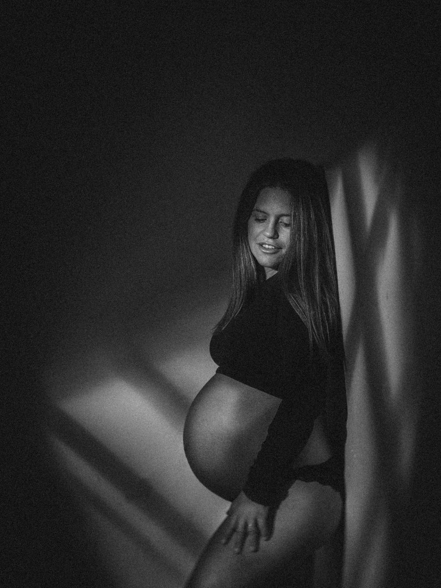 Fotografía de embarazo íntima en Barcelona
