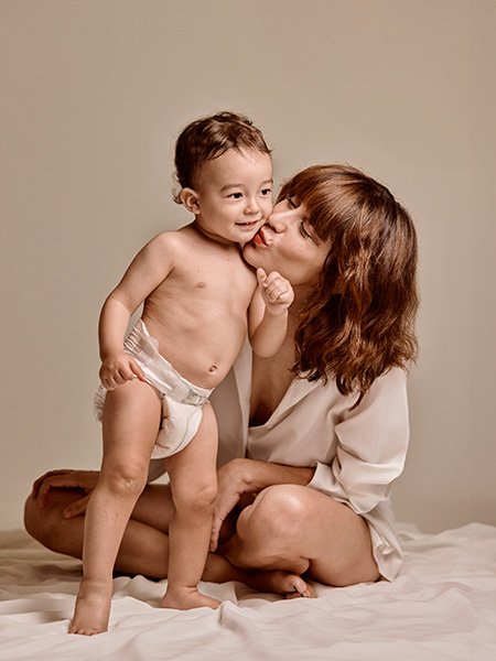 besos, fotografía familia, maternidad